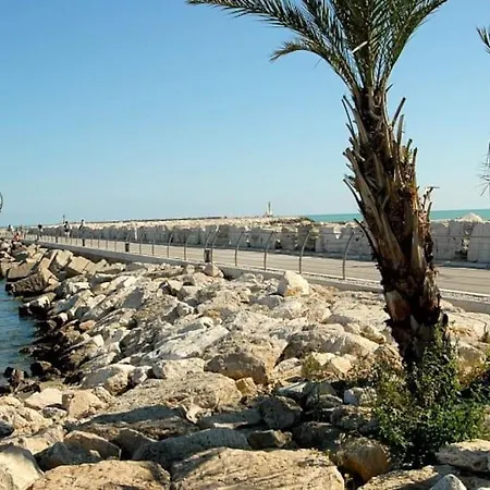 Da Nonna Pina A Due Passi Dal Mare 公寓 *